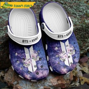 Logo and flower Army x Bts Crocs