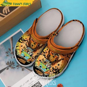 The Mystery Machine Scooby Doo Halloween Crocs 2