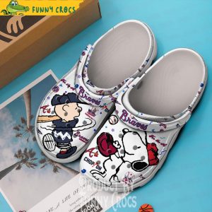 White Peanuts And Snoopy Atlanta Braves Crocs