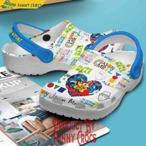 Jason Mraz Lucky Crocs style 2